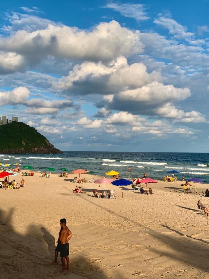 Lindo apto com piscina a 150m da praia do Tombo Guarujá Exterior foto