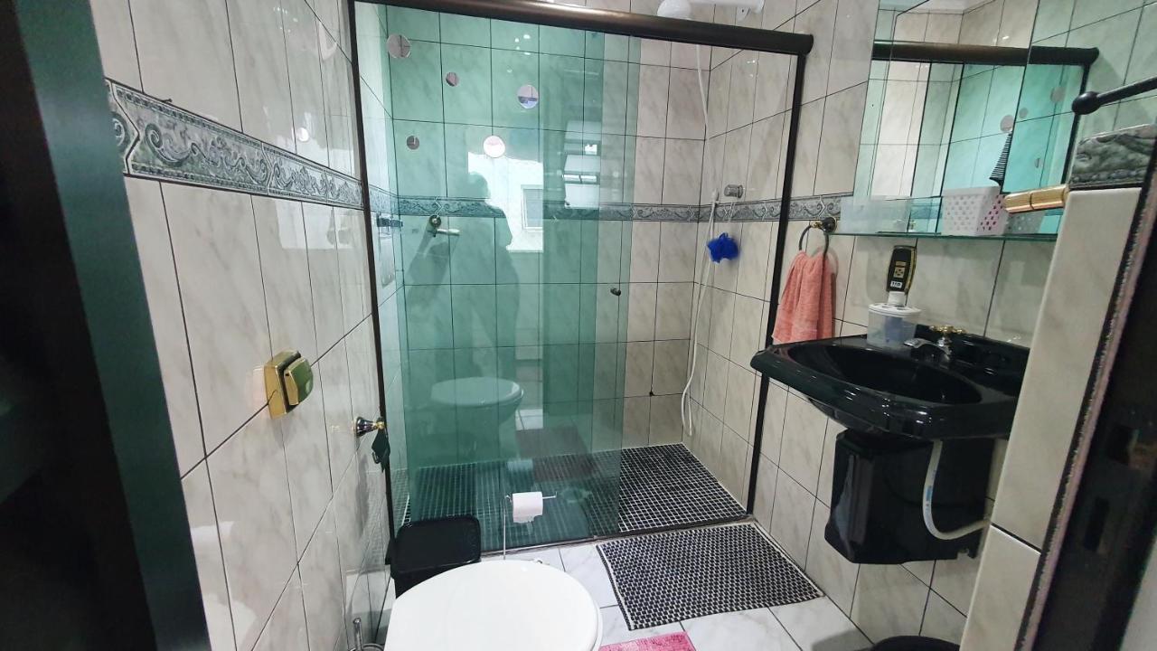 Lindo apto com piscina a 150m da praia do Tombo Guarujá Exterior foto
