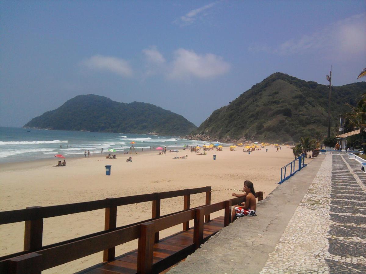 Lindo apto com piscina a 150m da praia do Tombo Guarujá Exterior foto